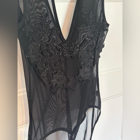 one piece transparent black with flower design (L), REVAMPED - Picture 4 of 4